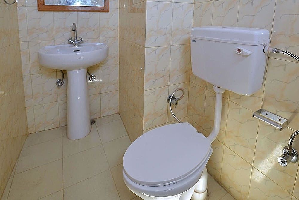 Sarthak B&B Basic Double Room, 1 Queen Bed 4