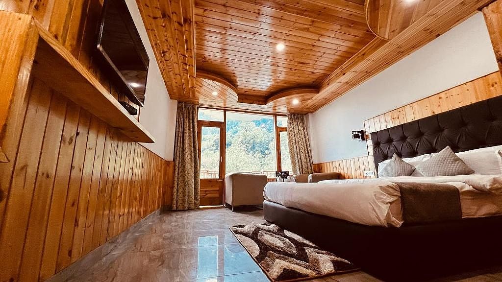 Deluxe Room River and Mountains View