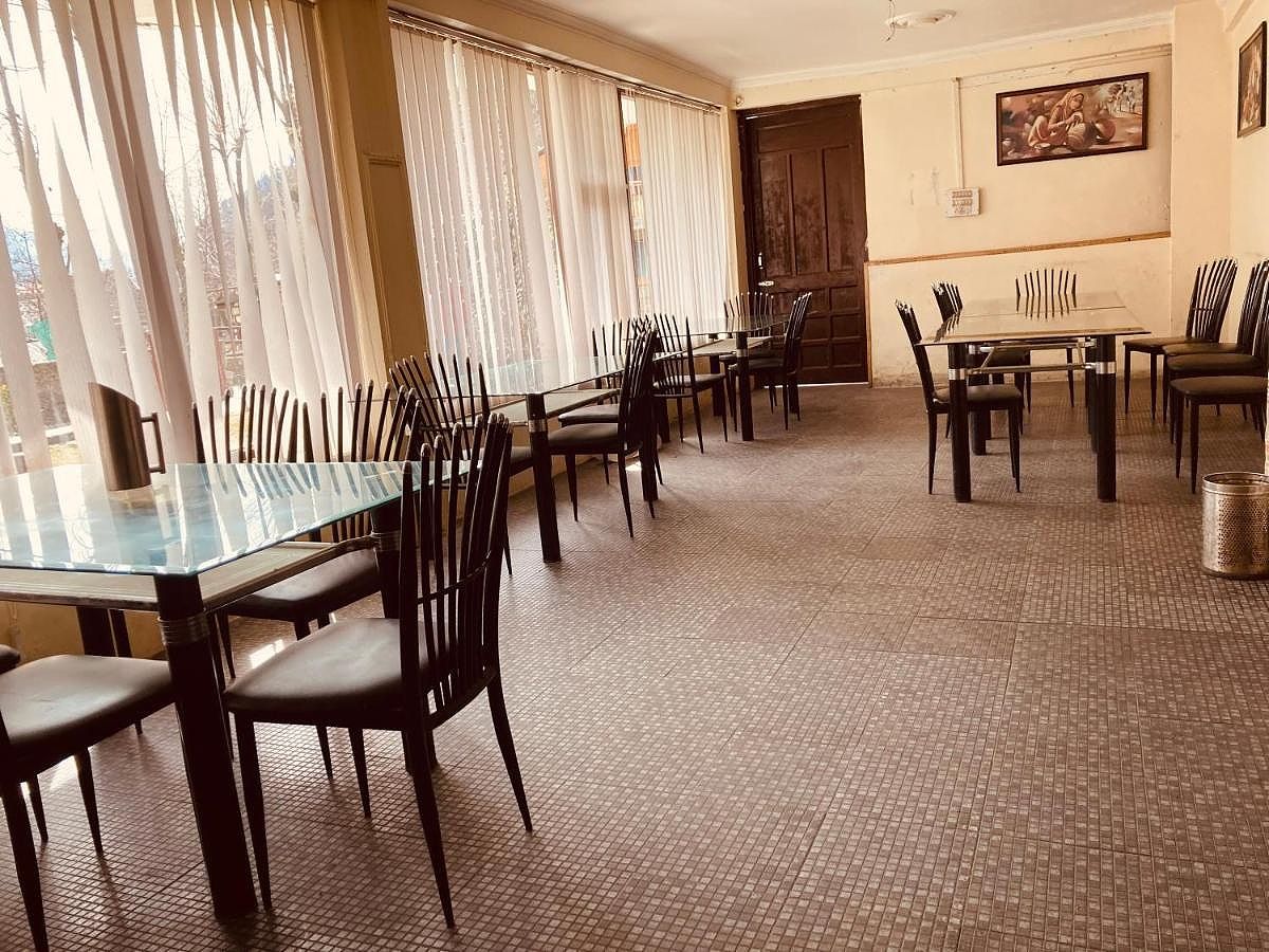 Food & Dining