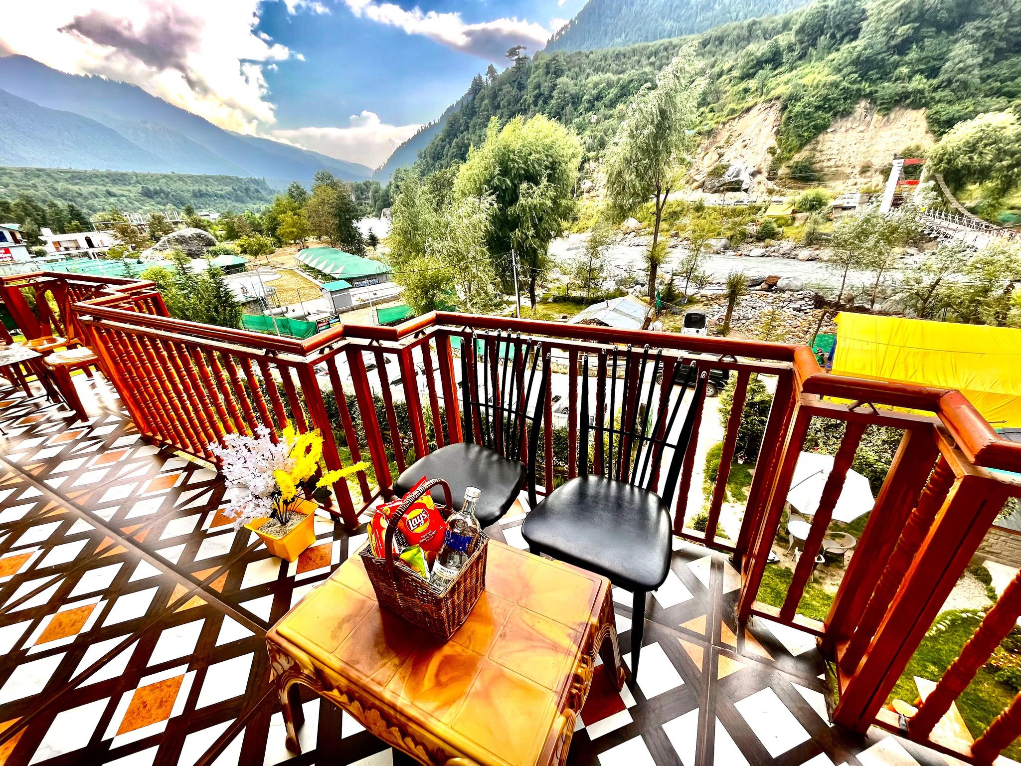 Hotel Himalayan River and Camps