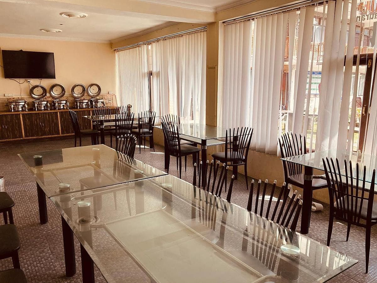 Food & Dining