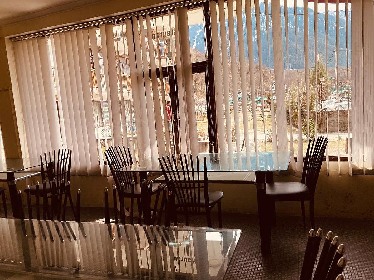 Food & Dining