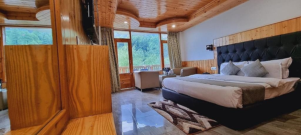 Super Deluxe Room (River & Mountains View)