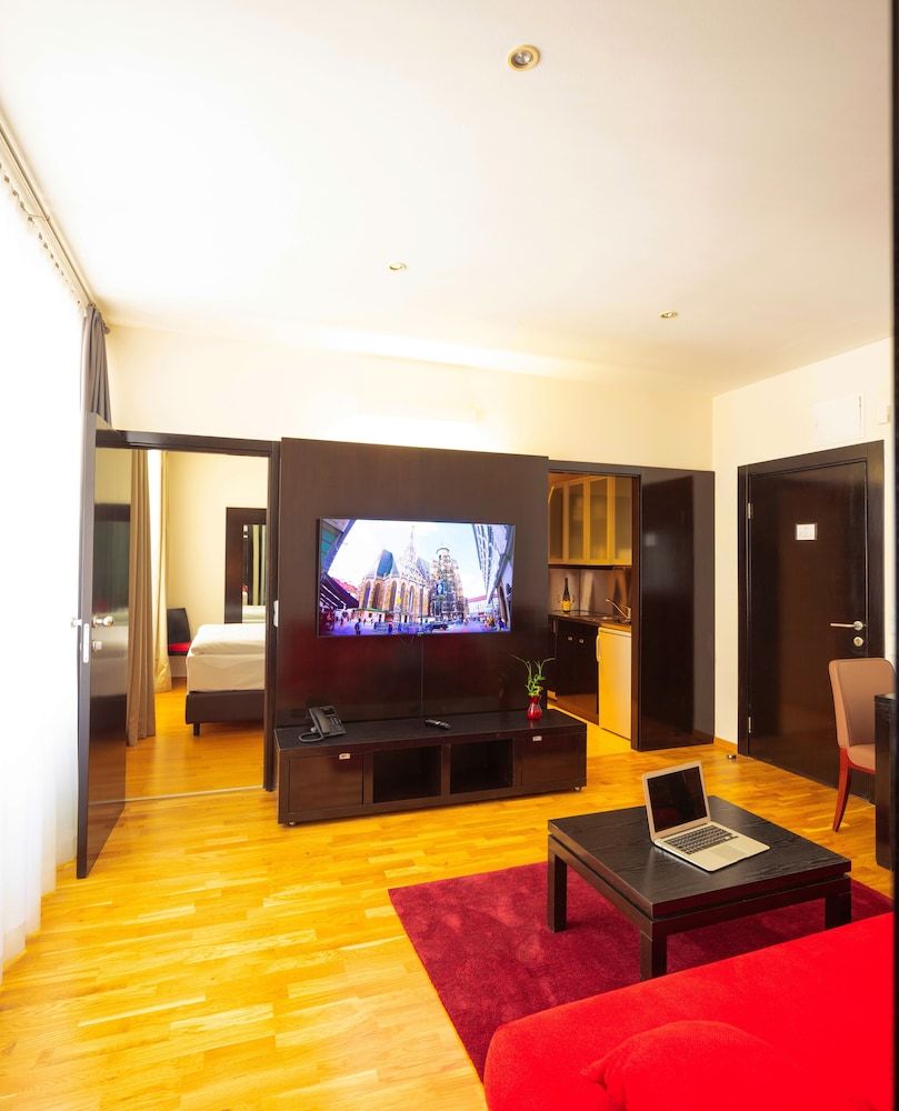 undefined The Levante Rathaus Apartments 2