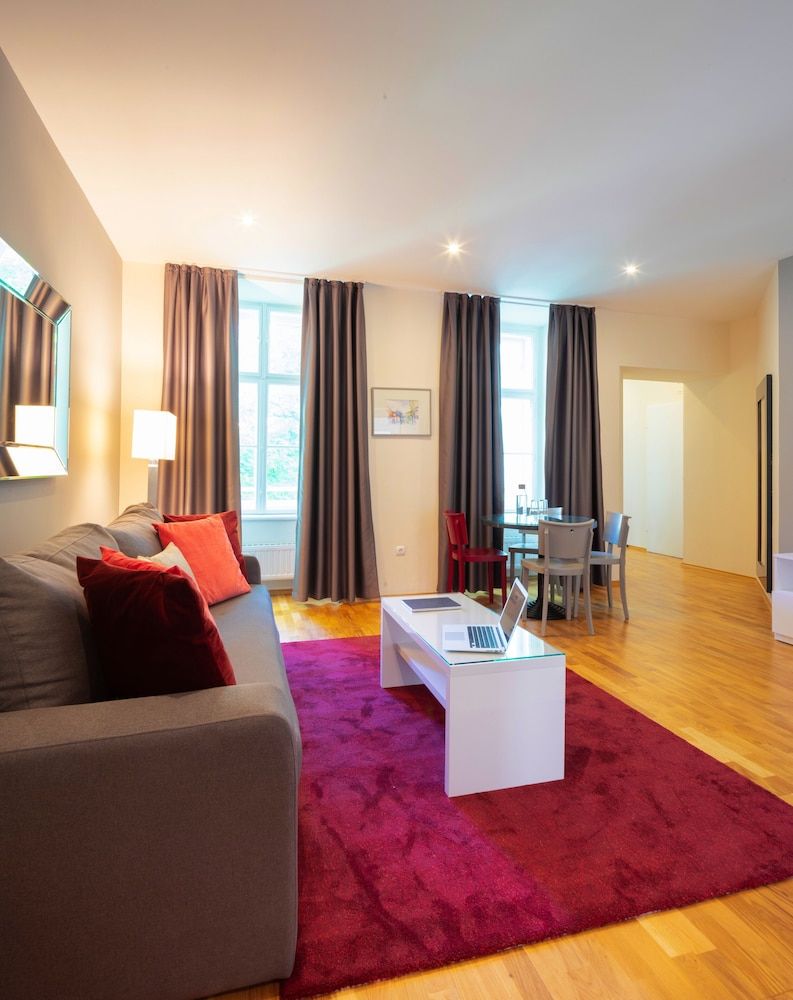 The Levante Rathaus Apartments Superior Apartment 9