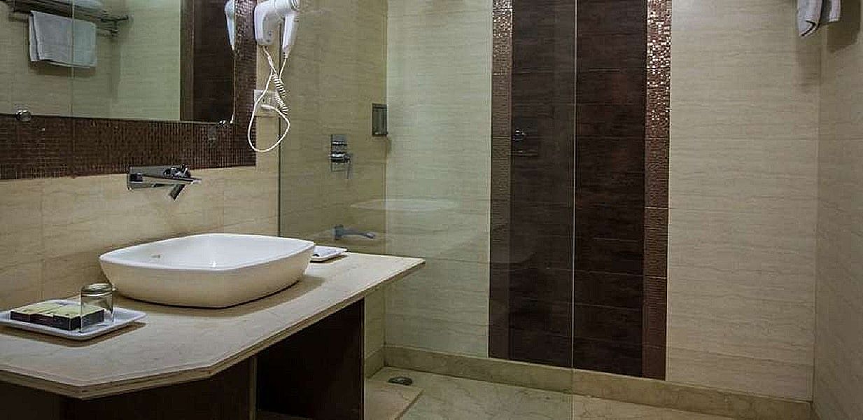 The Suncourt Hotel Yatri Value Room 8