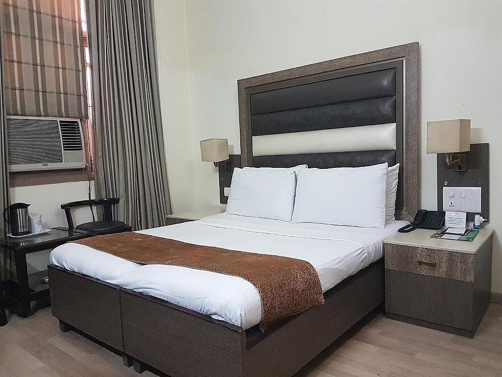 The Suncourt Hotel Yatri Value Room 4