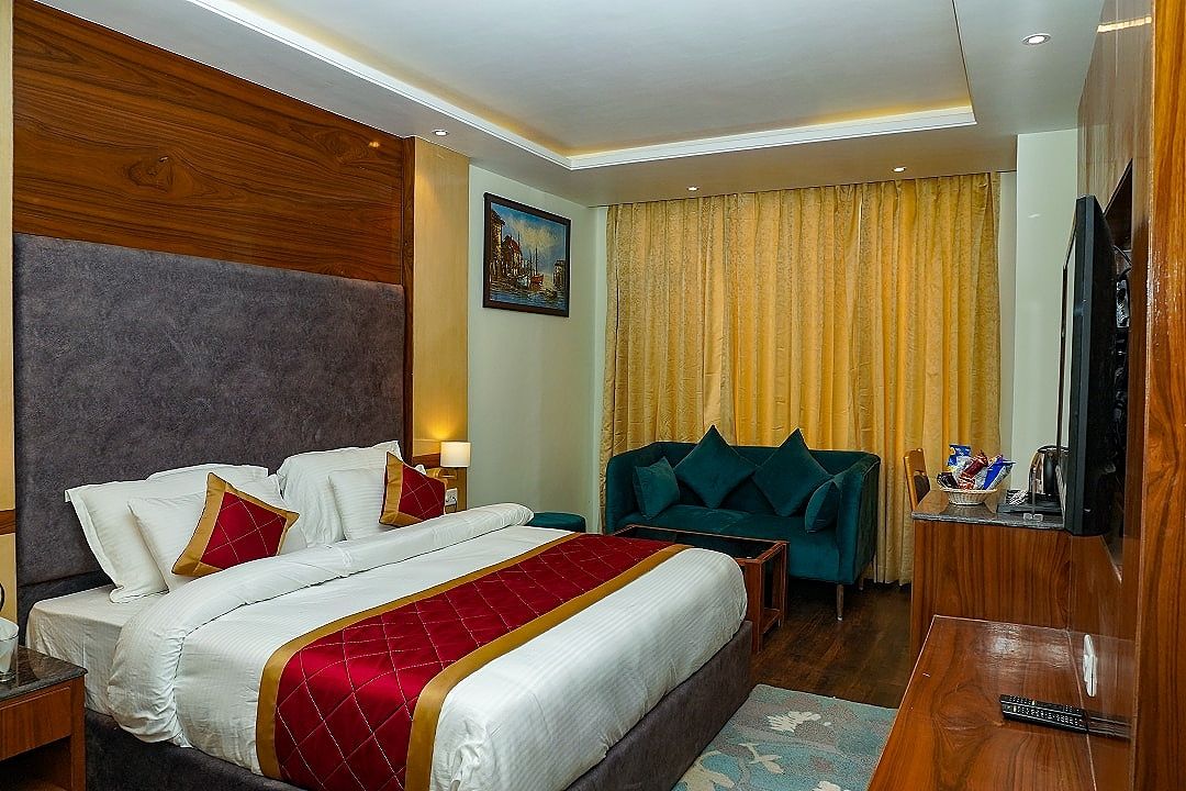 Comfort Inn Deluxe Room with Free Child Stay up to 7 years.