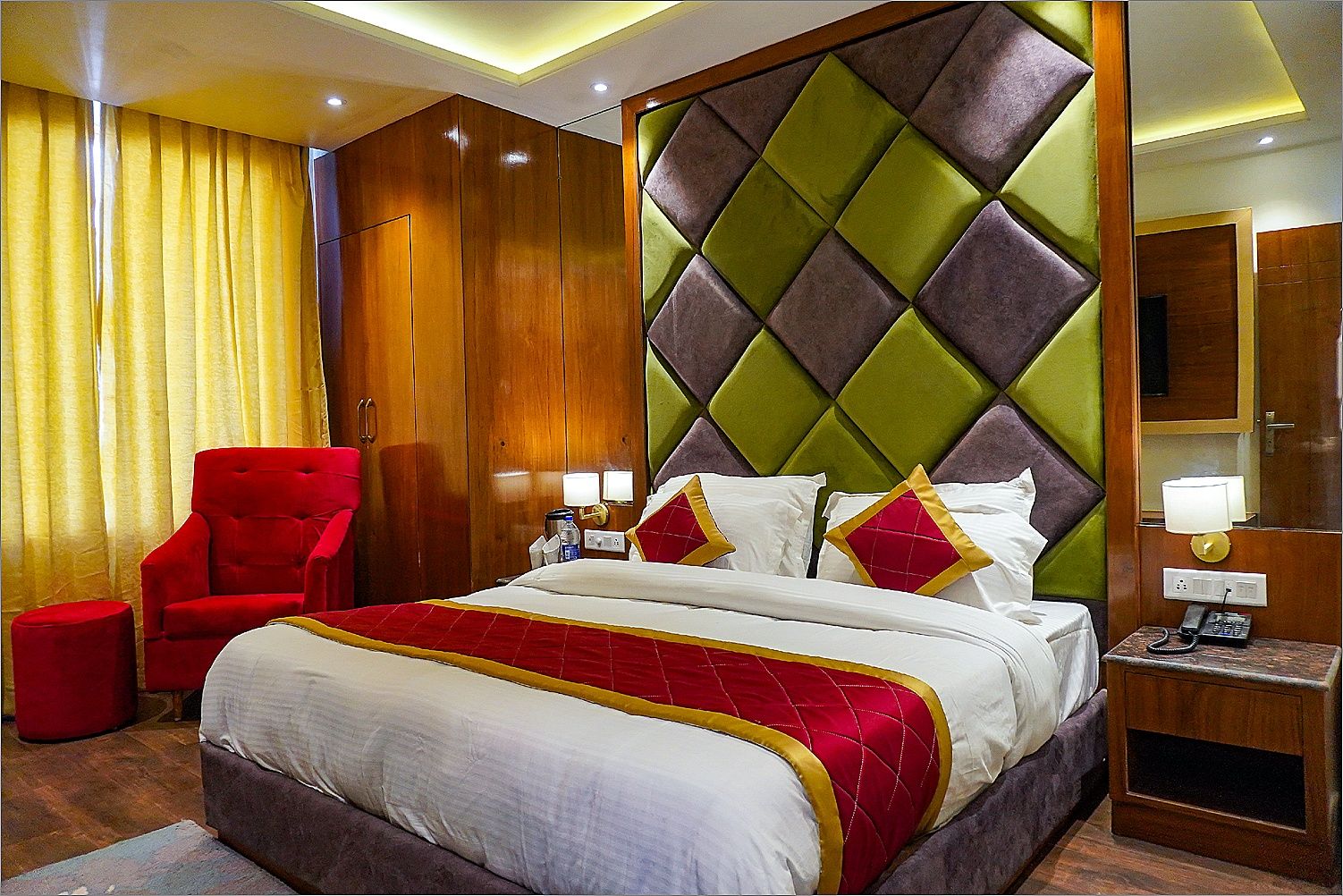 Comfort Inn Deluxe Room with Free Child Stay up to 7 years.