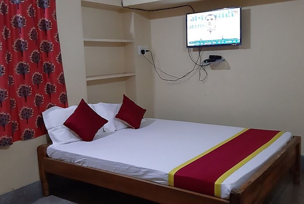 undefined Goroomgo Maa Ugratara Lodge Puri