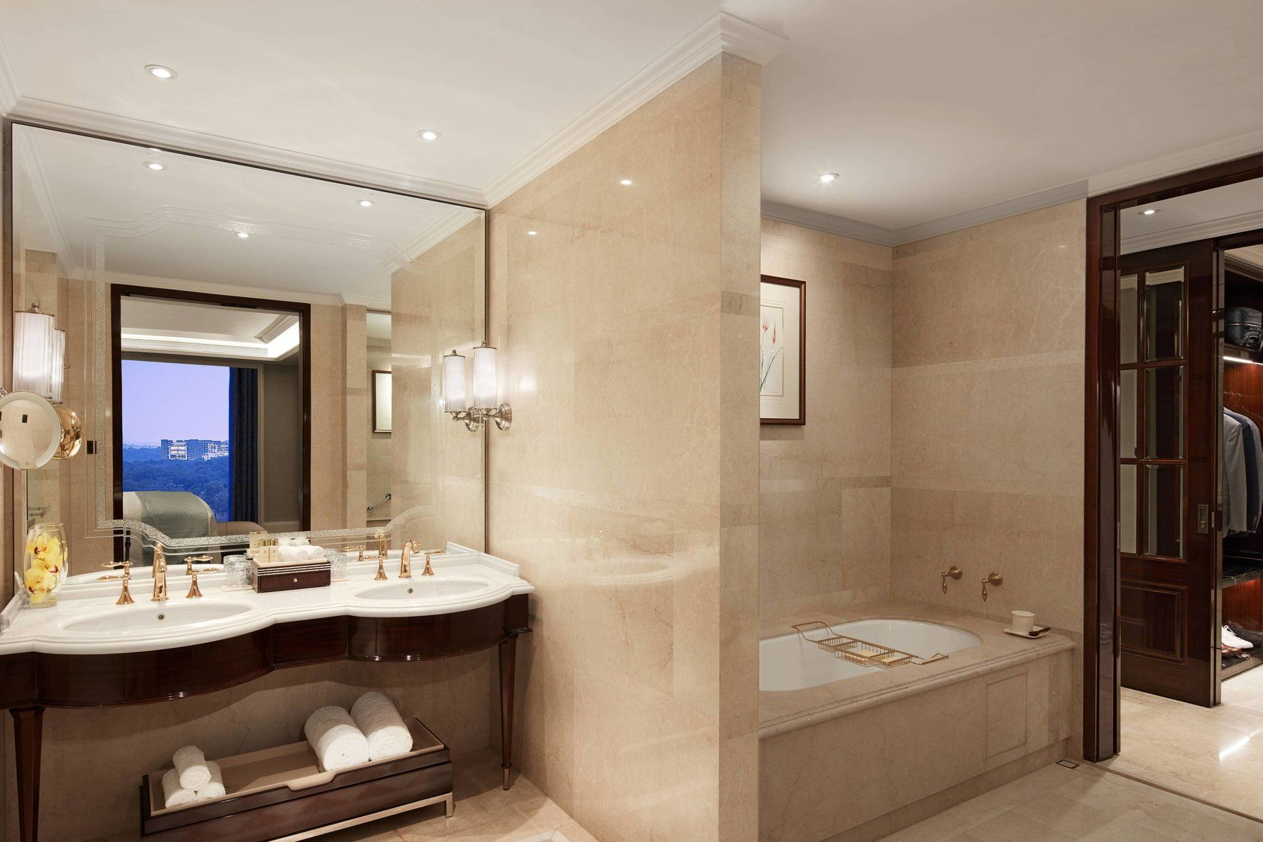 Executive Suite - Bathroom