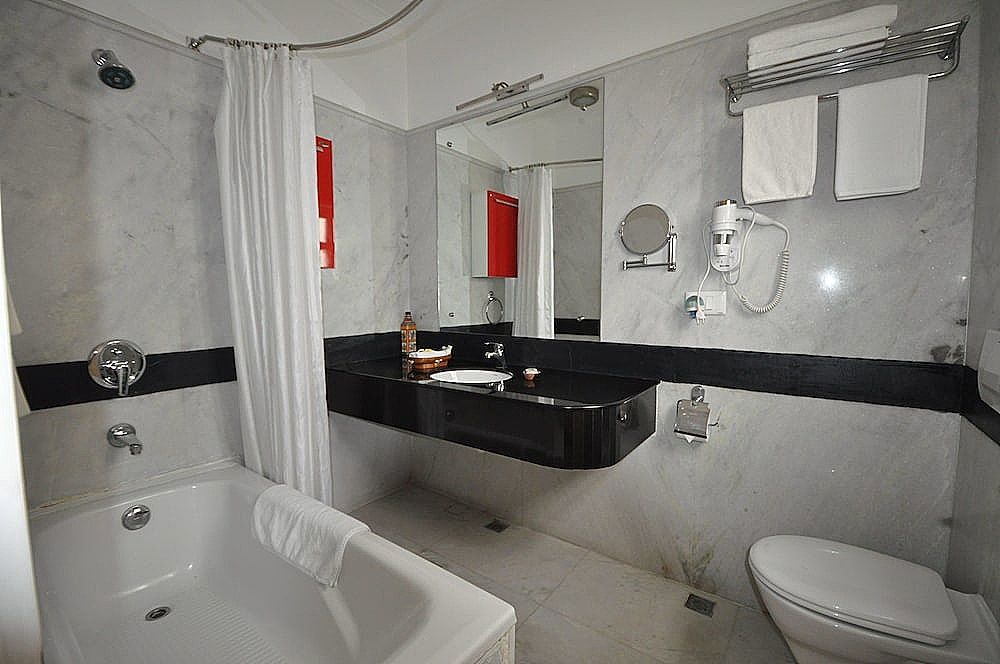 Colonels Retreat 2 Deluxe Double or Twin Room, 2 Twin Beds, Non Smoking 15