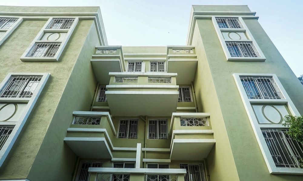 Treebo Luxe Suite, Shivaji Nagar