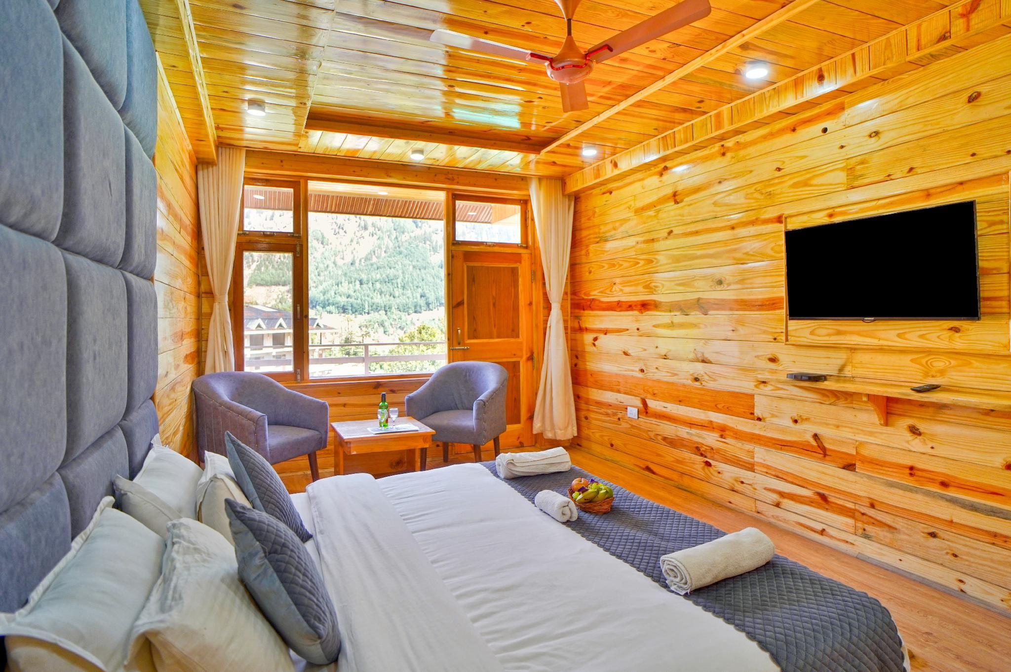 Super Premier Valley View Room with Balcony