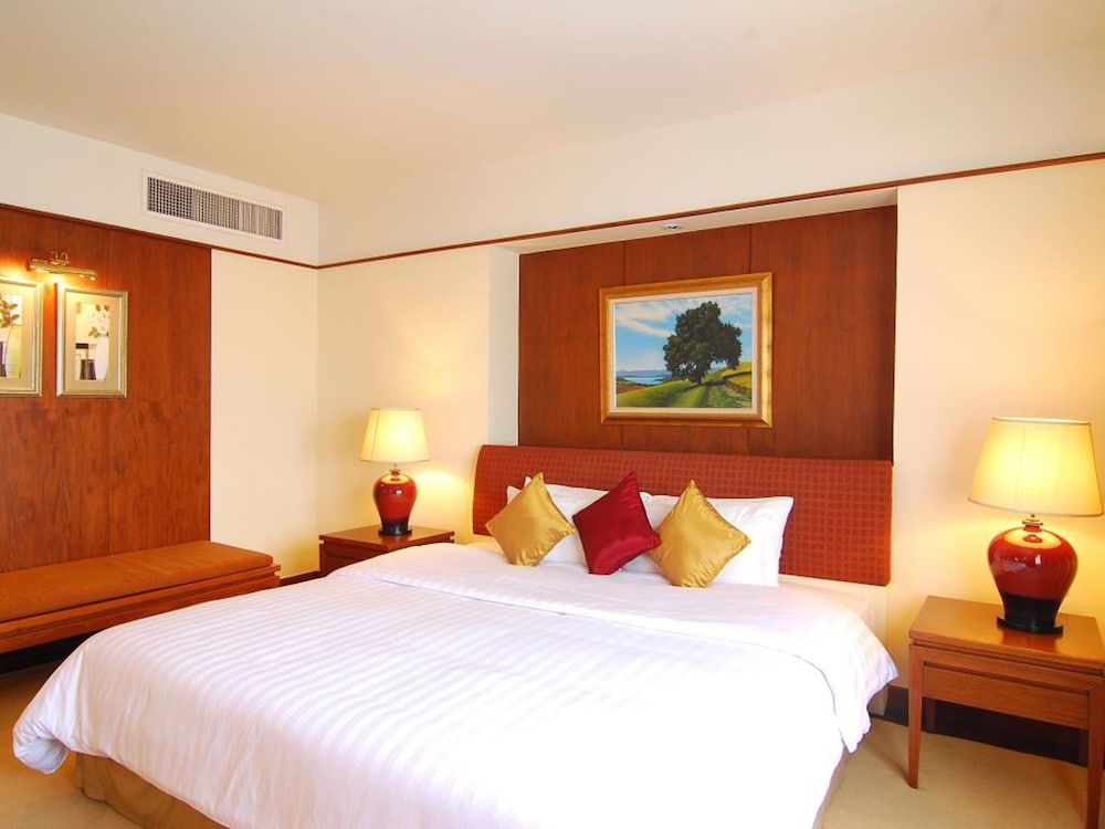 undefined Pantip Suites Sathorn 5