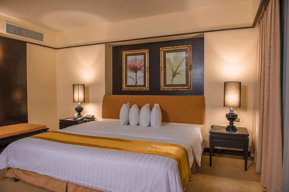 undefined Pantip Suites Sathorn 6