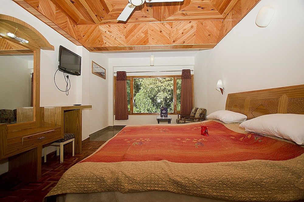 OYO 1537 Hotel Highland Standard Double or Twin Room, 1 Double Bed, Private Bathroom 2