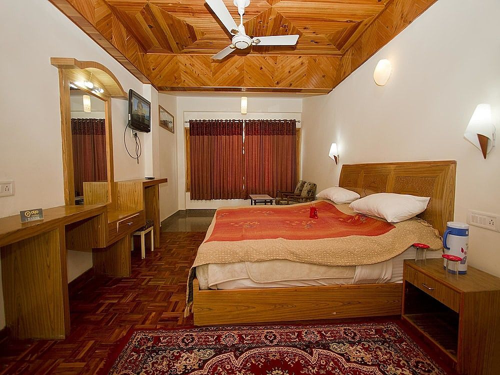 OYO 1537 Hotel Highland Standard Double or Twin Room, 1 Double Bed, Private Bathroom 4