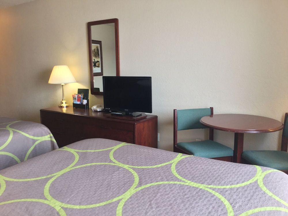 Room, 2 Queen Beds, Non Smoking