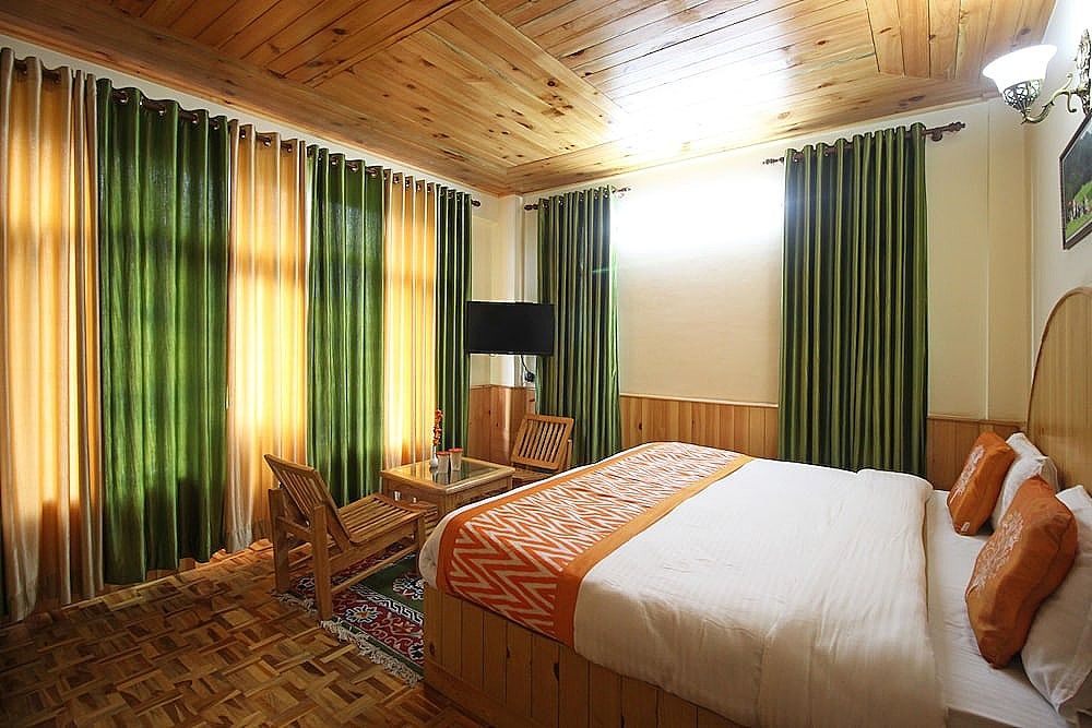 OYO 7538 Home Stay Rajput Royal Cottage Standard Double or Twin Room 9