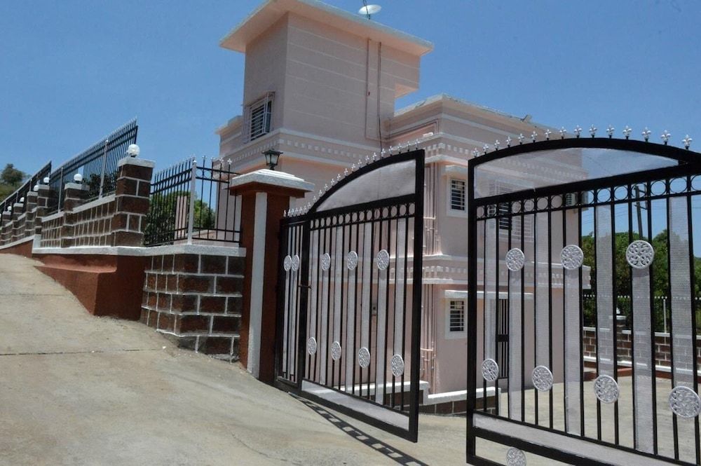 undefined Arabian Villa's 6