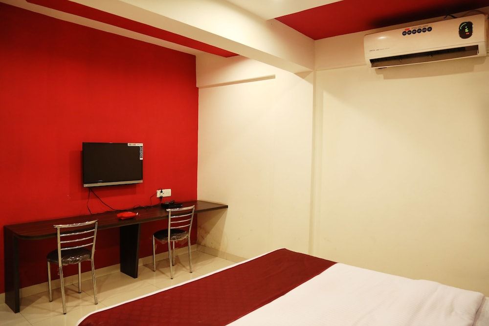 OYO 671 Hotel Alpine Standard Double or Twin Room, 1 Double Bed, Private Bathroom 14