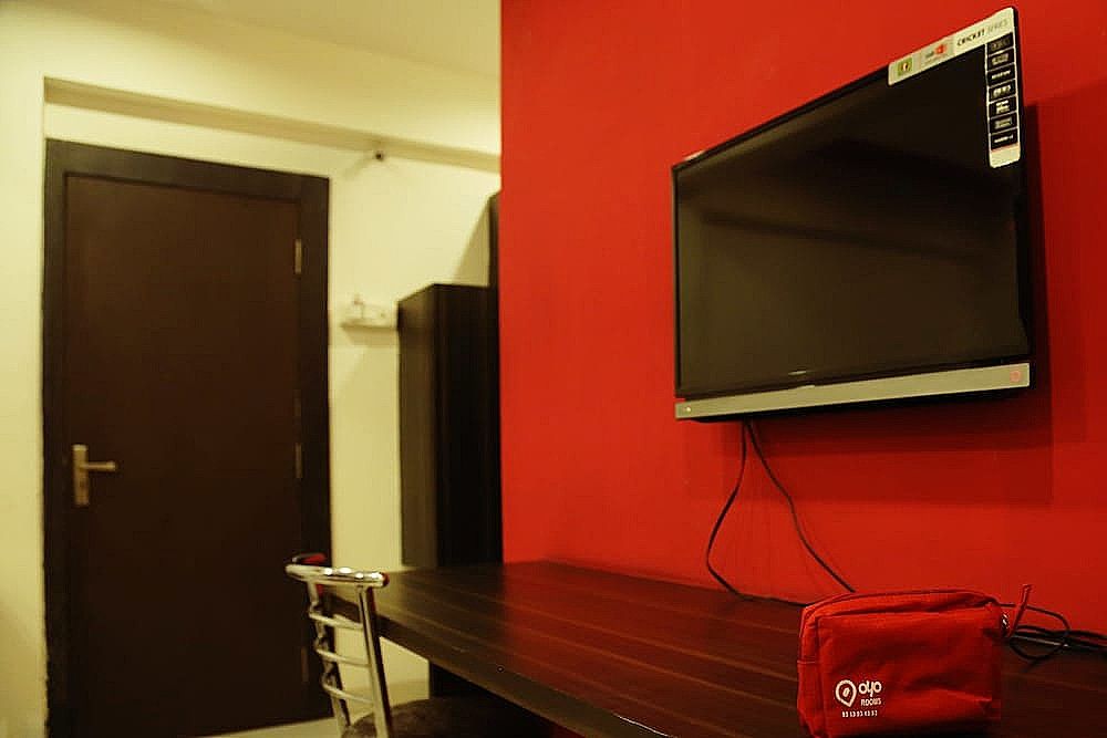 undefined OYO 671 Hotel Alpine 10