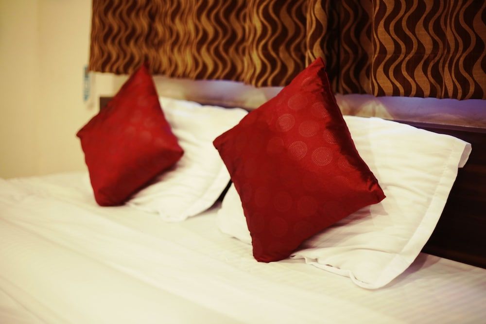 OYO 671 Hotel Alpine Standard Double or Twin Room, 1 Double Bed, Private Bathroom 4