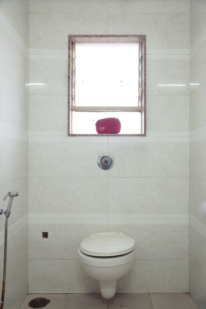 OYO 671 Hotel Alpine Standard Double or Twin Room, 1 Double Bed, Private Bathroom 11