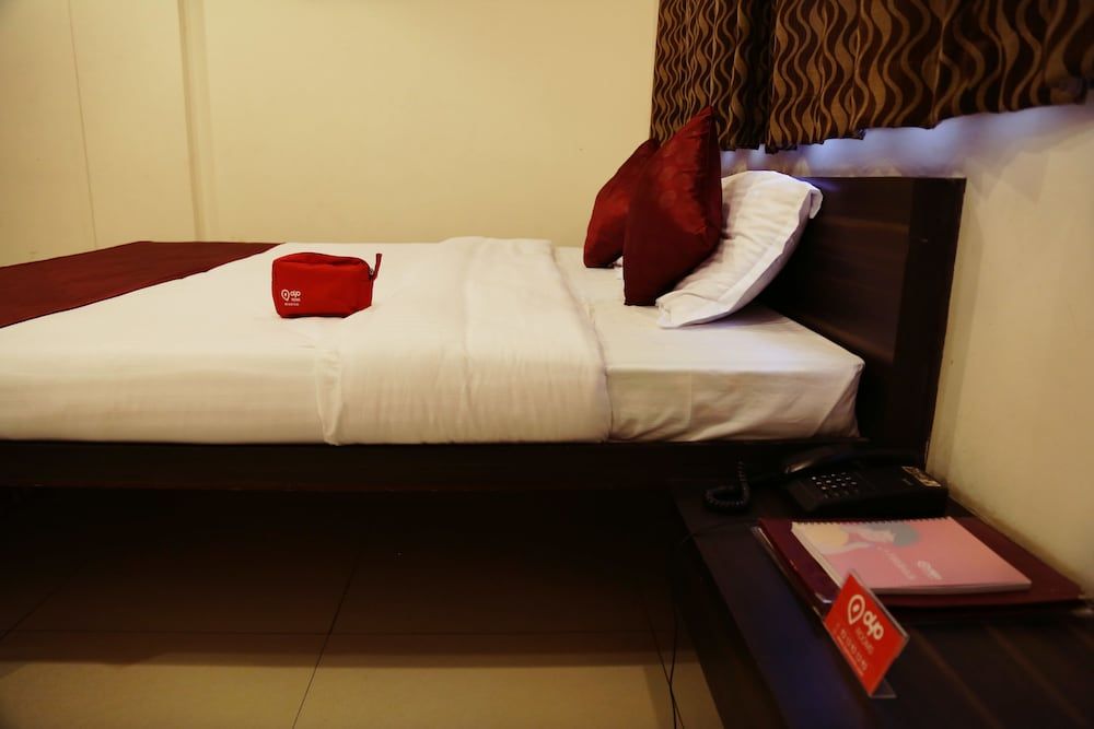 OYO 671 Hotel Alpine Standard Double or Twin Room, 1 Double Bed, Private Bathroom 10