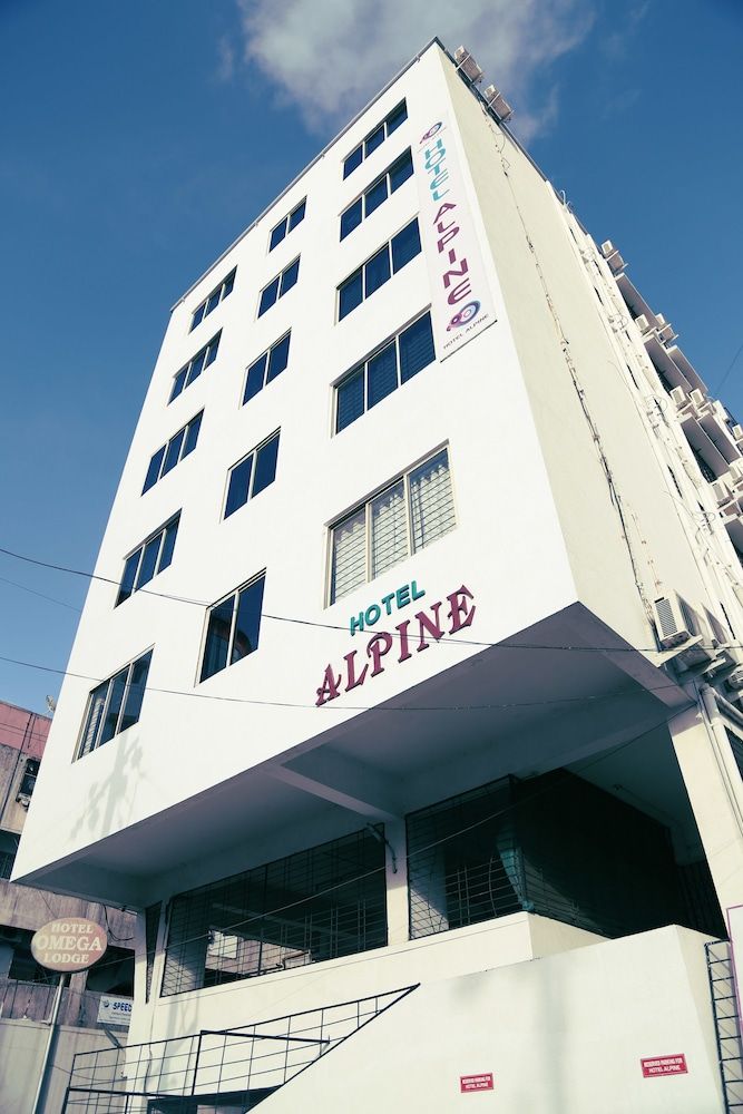 undefined OYO 671 Hotel Alpine 2