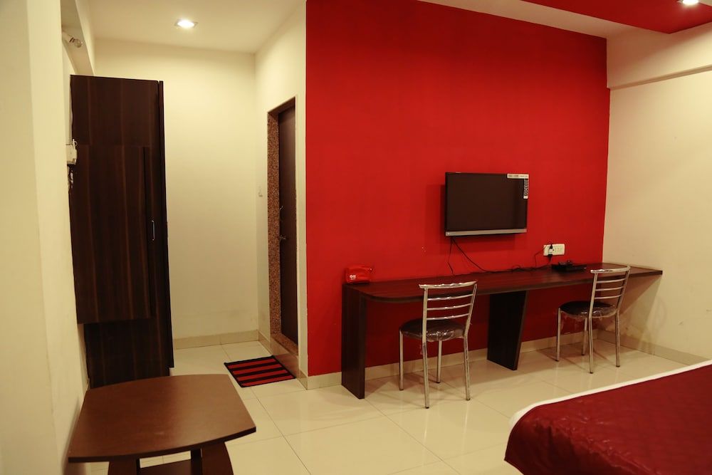 OYO 671 Hotel Alpine Standard Double or Twin Room, 1 Double Bed, Private Bathroom 13