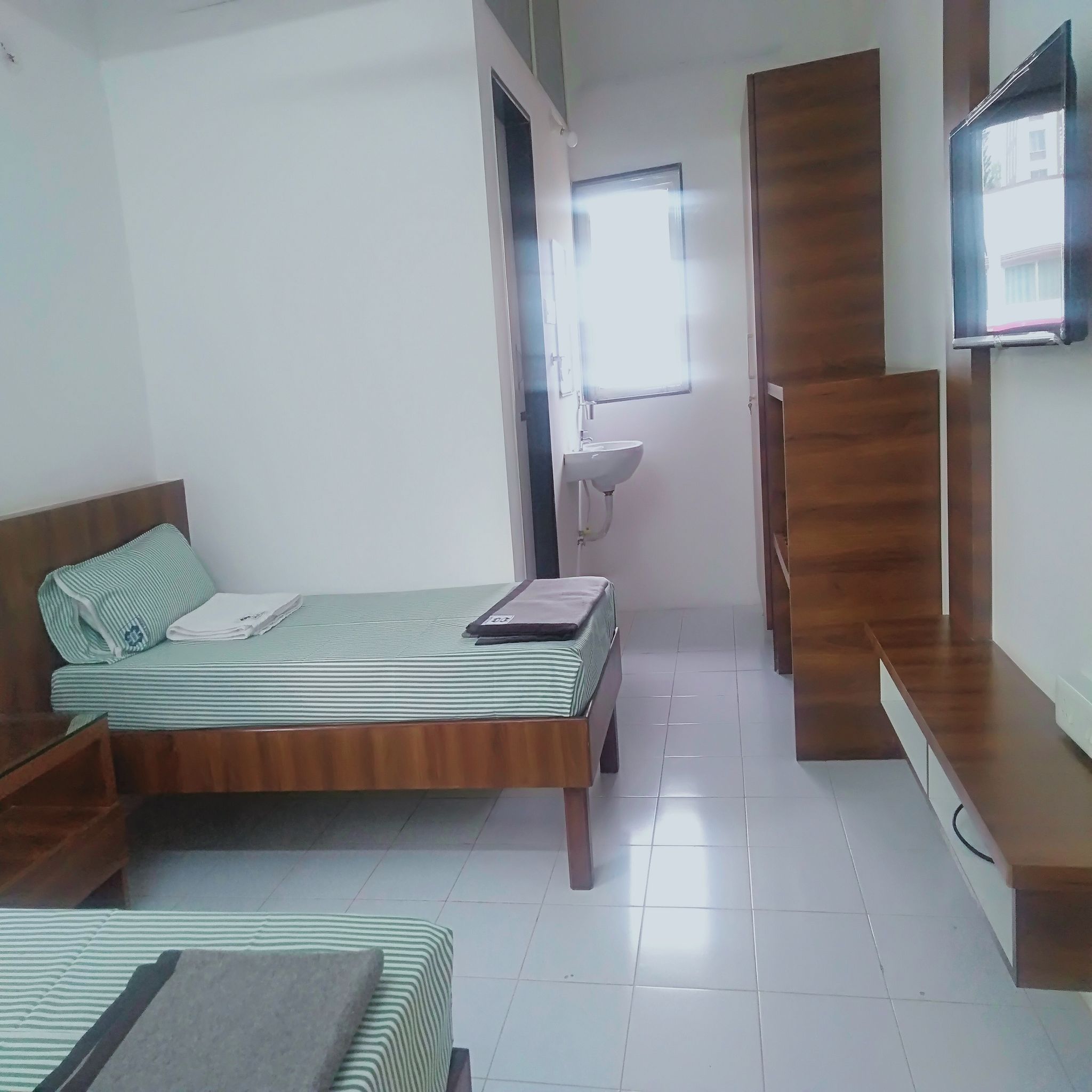 CHOICE GUEST HOUSE WARJE Standard Room AC 2