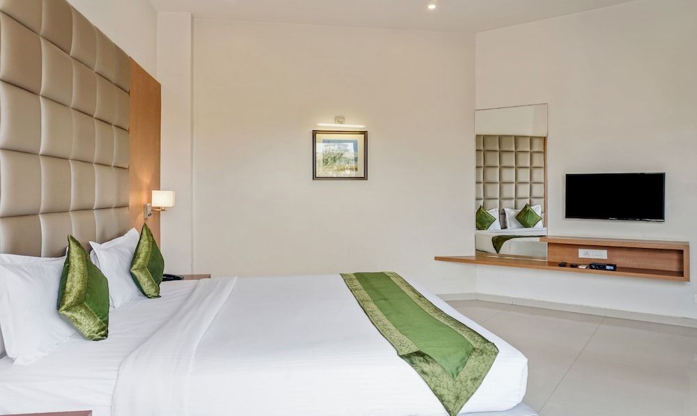 Treebo Rathi Residency Deluxe Room 3