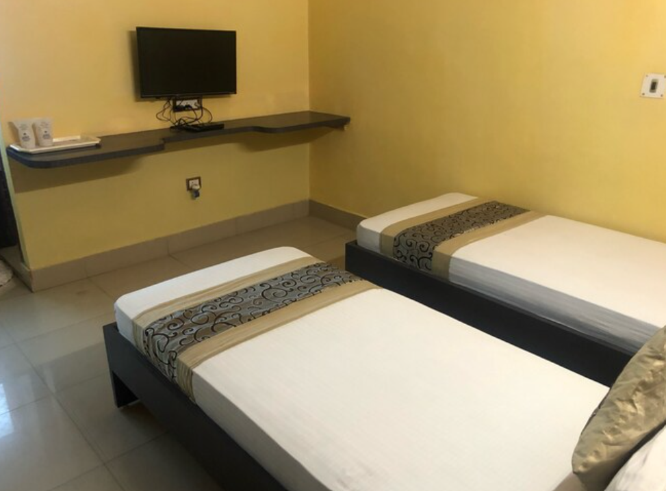 Amit Hotel Deluxe Room 3