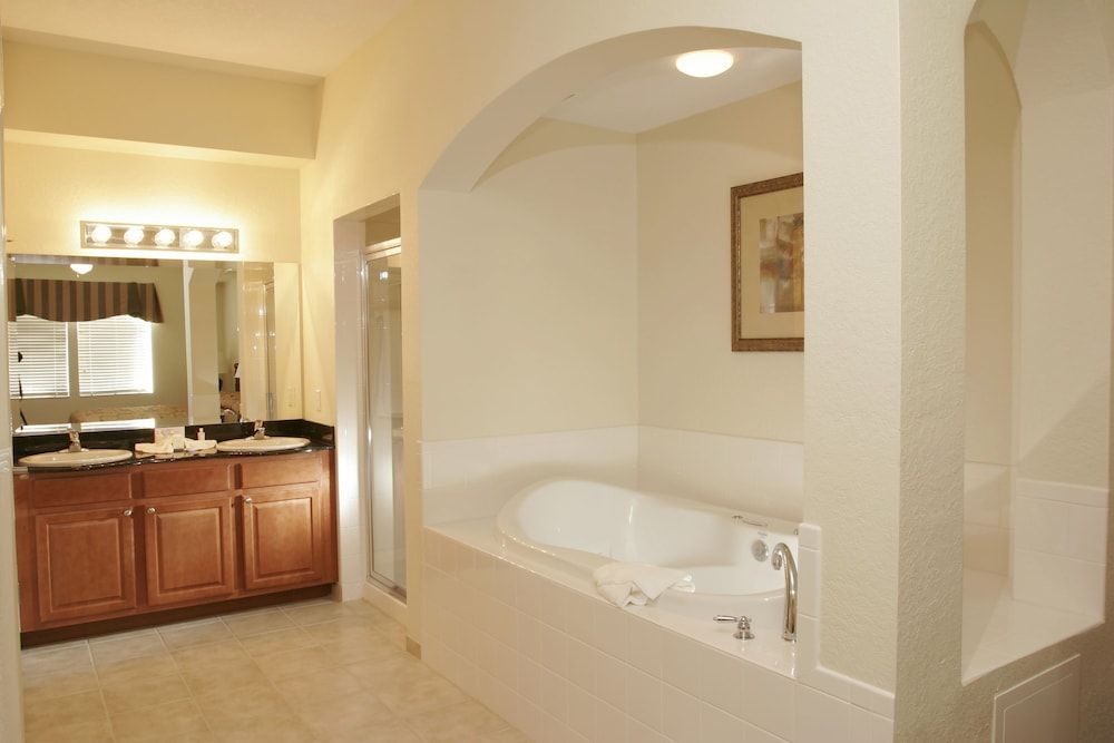 Lake Buena Vista Resort Village & Spa Suite, 2 Bedrooms, Balcony 8