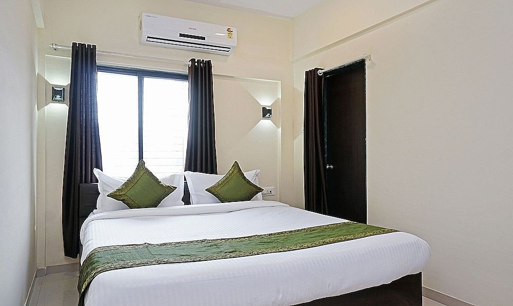 Treebo Lotus Baner Deluxe Double Room 20