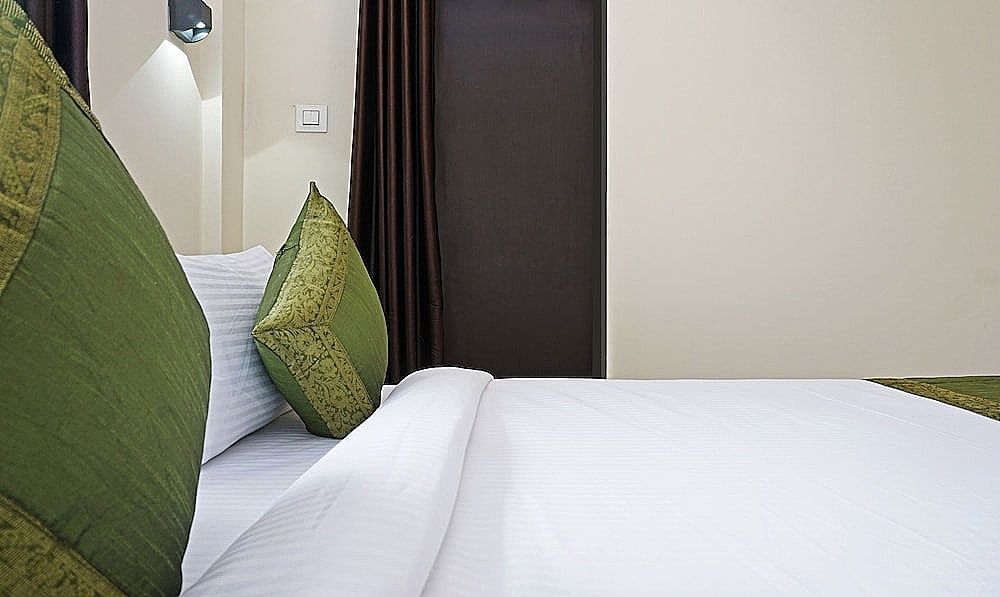 Treebo Lotus Baner Deluxe Double Room 10