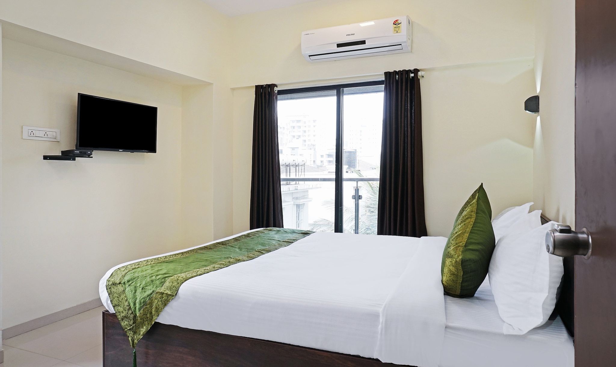 undefined Treebo Lotus Baner 5