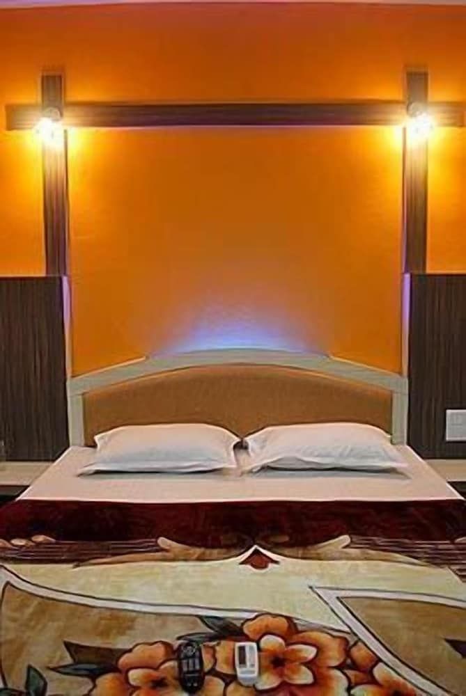 undefined Hotel Shantis Sonai 10