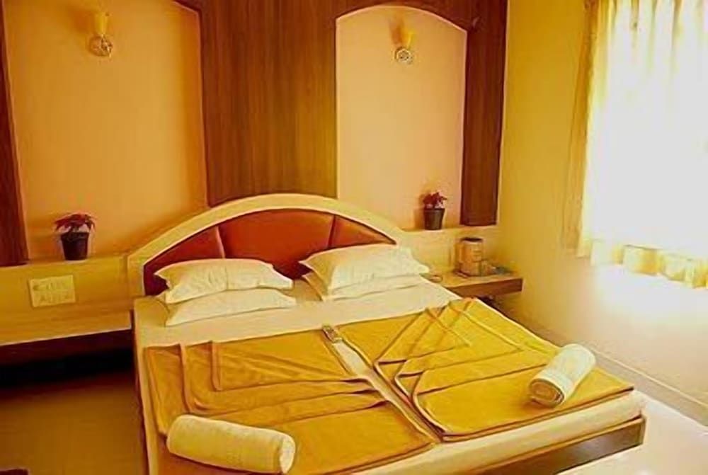 Hotel Shantis Sonai Deluxe Room, 1 Double Bed (No Ac) 2