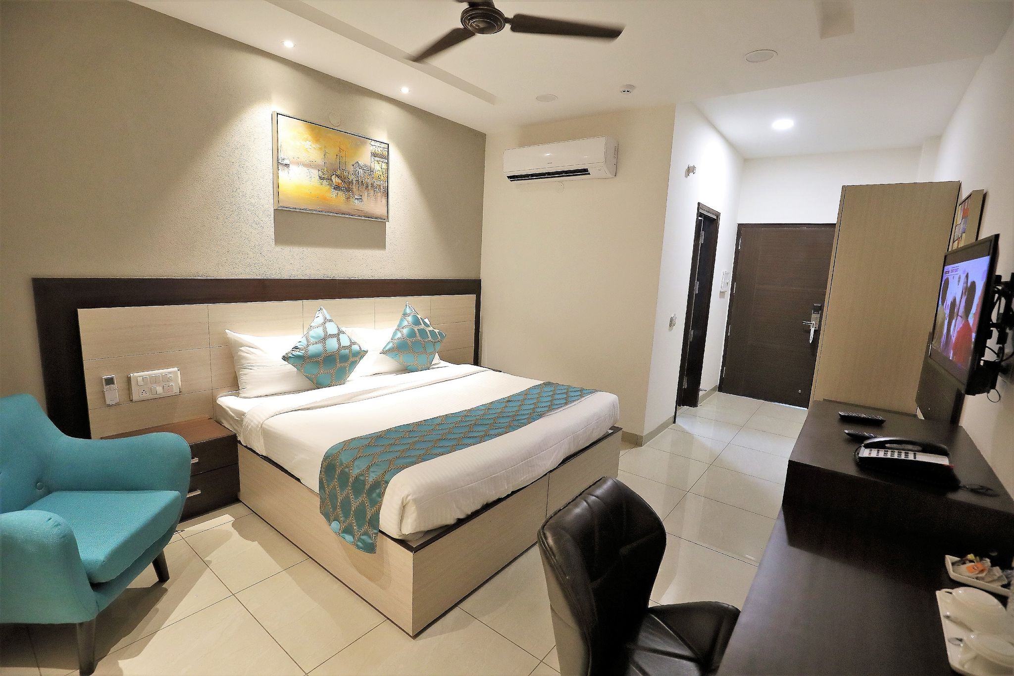 Super Deluxe Room