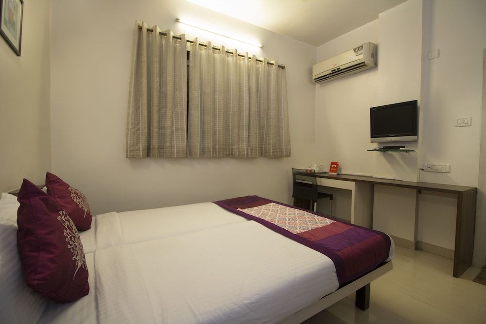 OYO 1881 Cozy Nest Standard Double or Twin Room, Private Bathroom 3