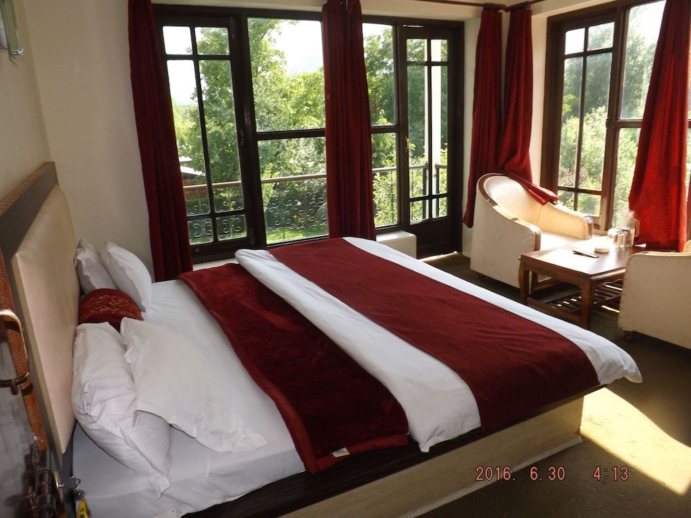Premier Pahalgam Premier Double Room 4