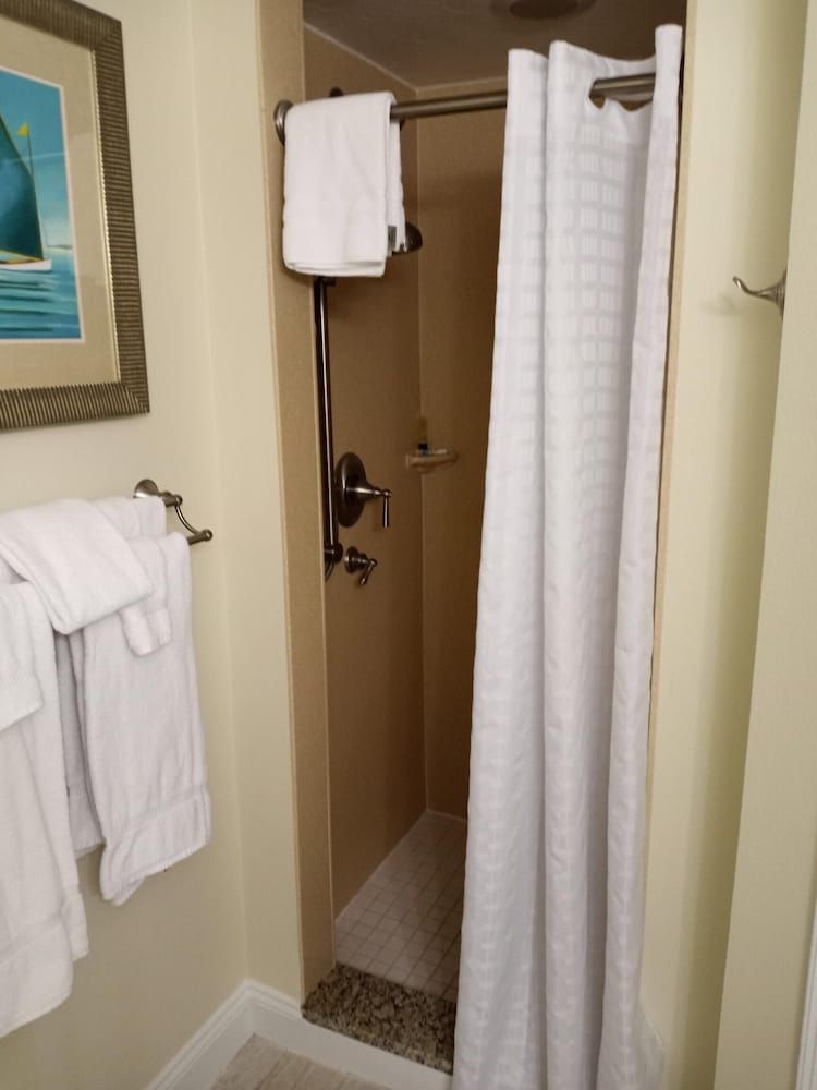 Ocean Club on Smuggler's Beach Deluxe Suite, 2 Bedrooms, Ocean View 7