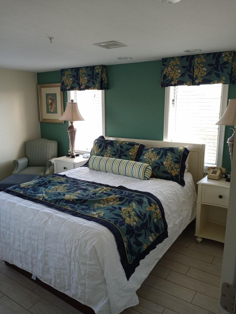 Ocean Club on Smuggler's Beach Deluxe Suite, 2 Bedrooms, Ocean View 3