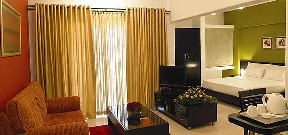 Royal Orchid Golden Suites Pune Deluxe Suite 10