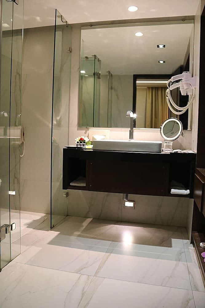 Royal Orchid Golden Suites Pune Deluxe Suite 13