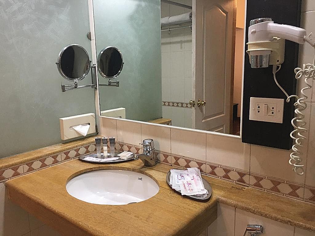 Royal Orchid Golden Suites Pune Deluxe Suite 27