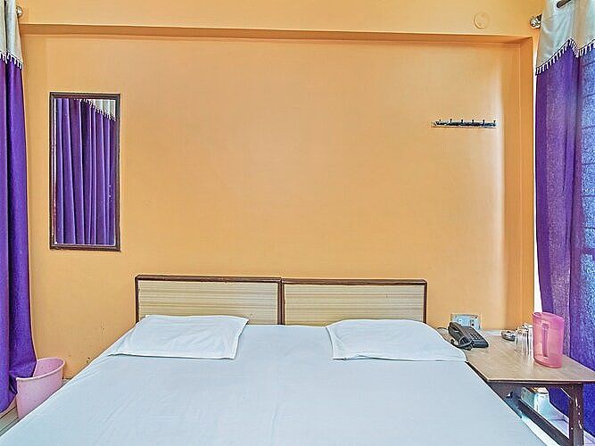 Hotel Aryan Economy Room (Non A.C.)(Unmarried couples and Local ID proof are strictly not allowed) 3